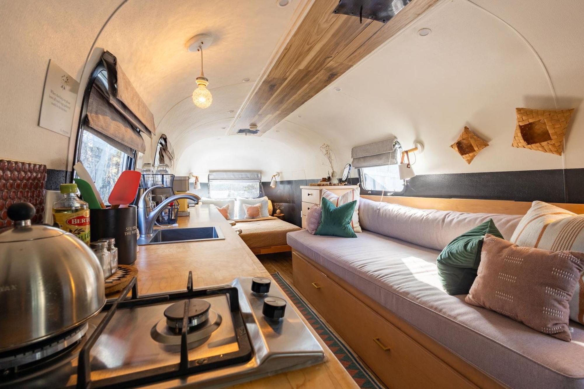Silver Bullet Airstream, El Mistico Glamping Ranch Nogal المظهر الخارجي الصورة