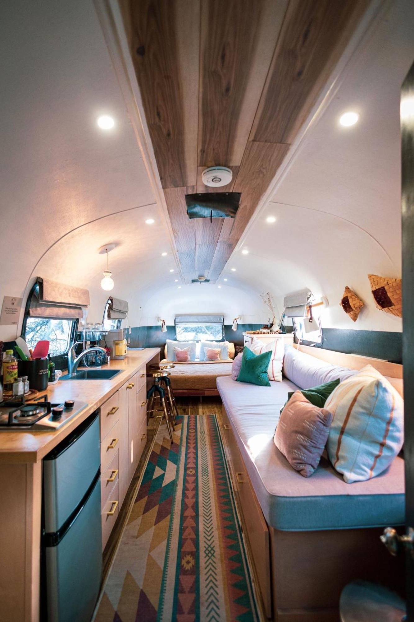 Silver Bullet Airstream, El Mistico Glamping Ranch Nogal المظهر الخارجي الصورة