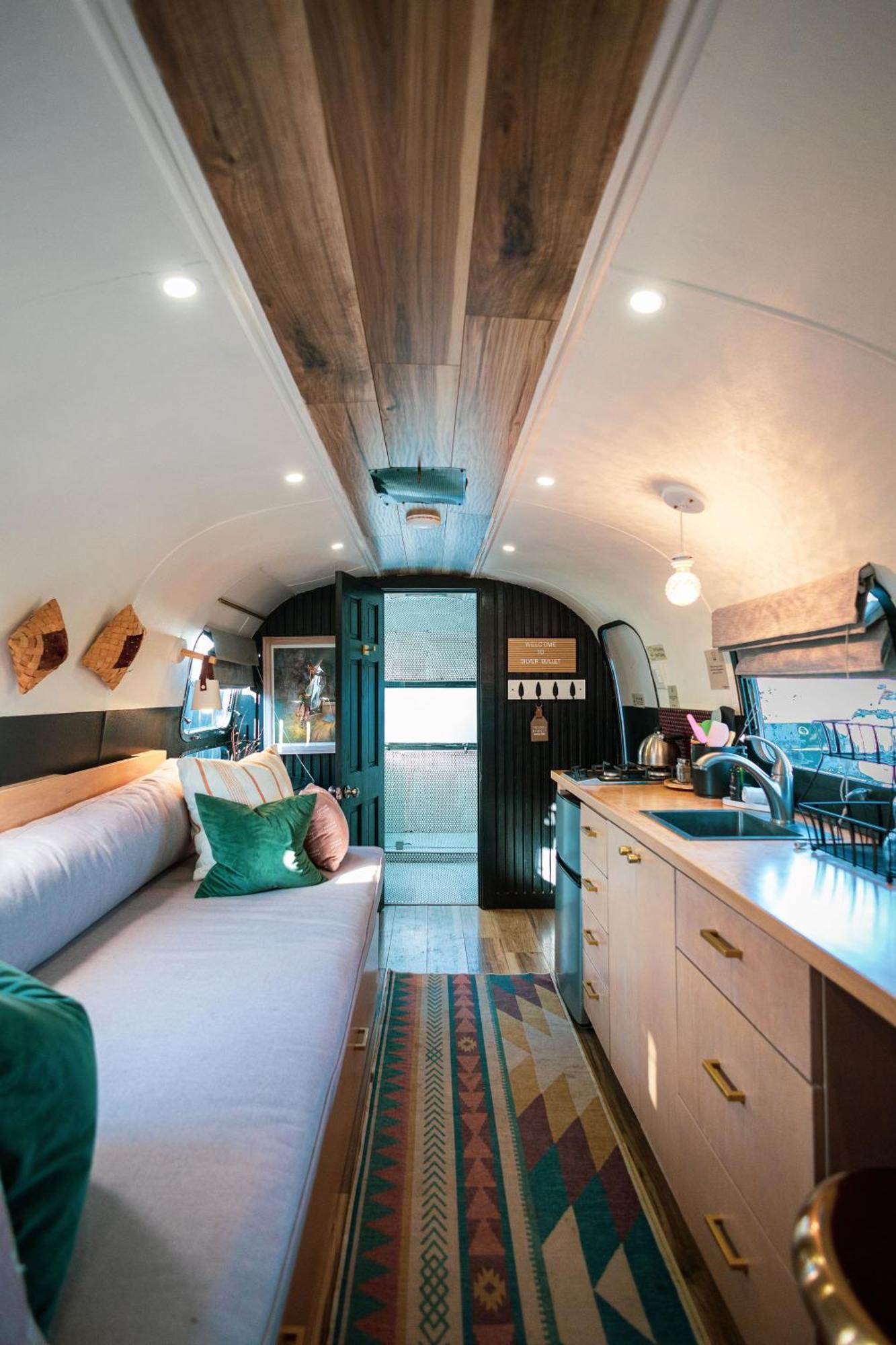 Silver Bullet Airstream, El Mistico Glamping Ranch Nogal المظهر الخارجي الصورة